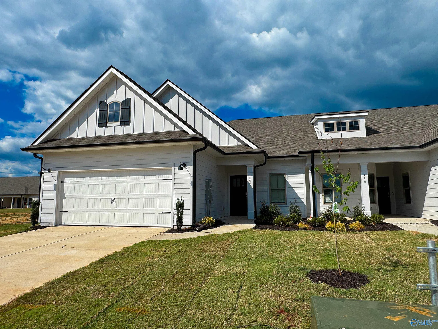 3 bed, 2.0 bath, 1837 sqft, $1,950 — Photo 1