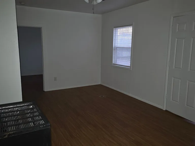 320 S 9th St #3 — Photo 3