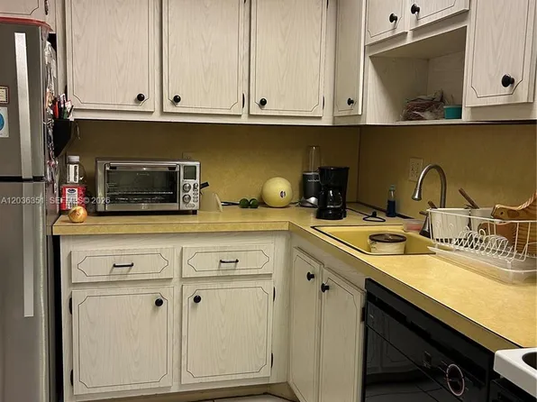 8120 SW 24th St APT 206, North Lauderdale, FL 33068