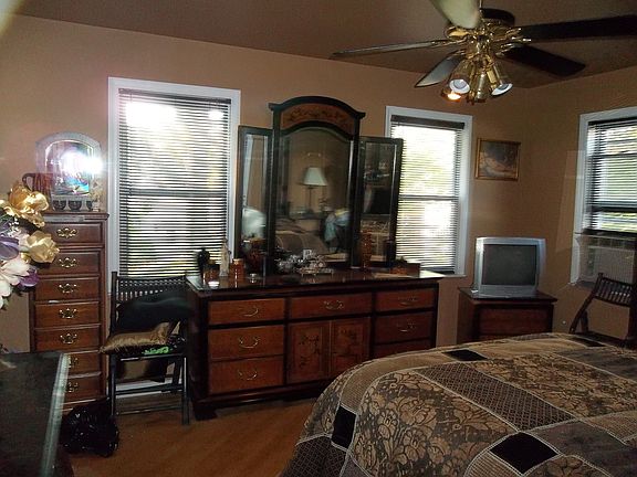 4th image of 8231 233rd St