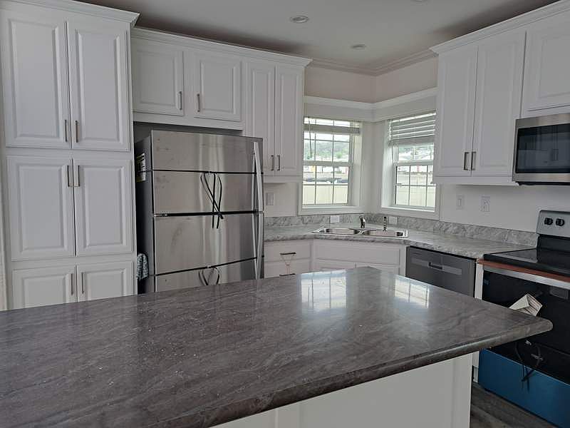 1st image of 39614 Sweetgum Ave