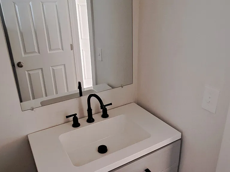 360 Elm St #1 — Photo 18