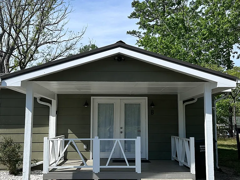 Front of Unit B