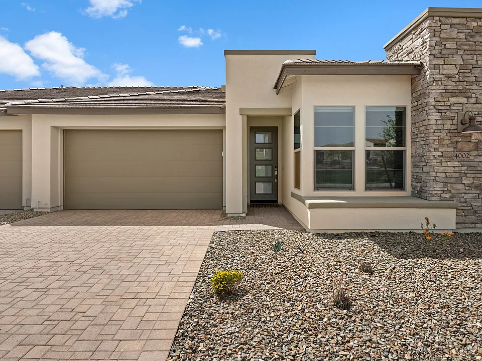 4002 Desert Moon Dr