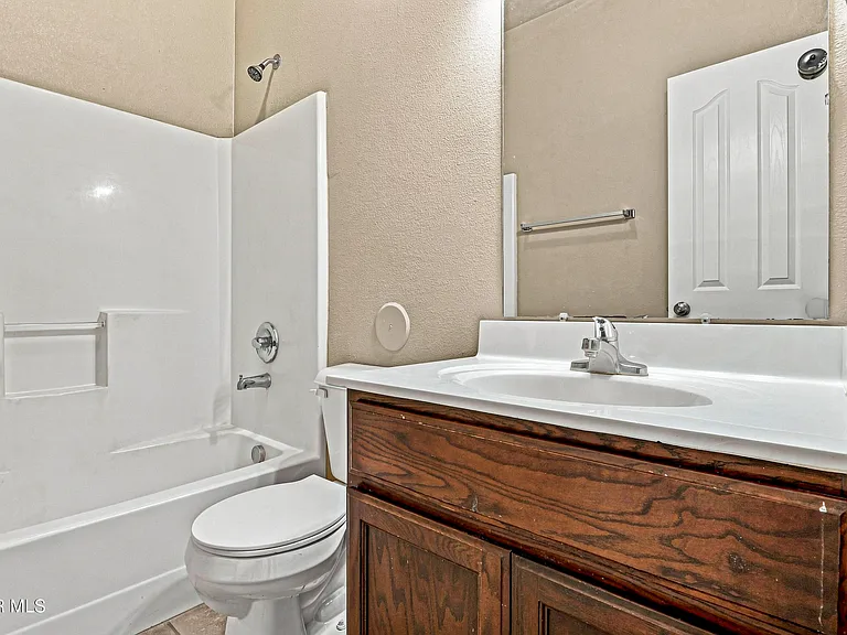 7008 Faxon Dr — Photo 26