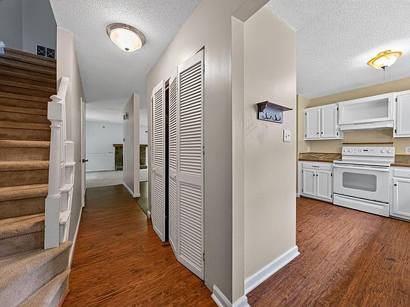 4th image of 5701 Forest Lawn Ct