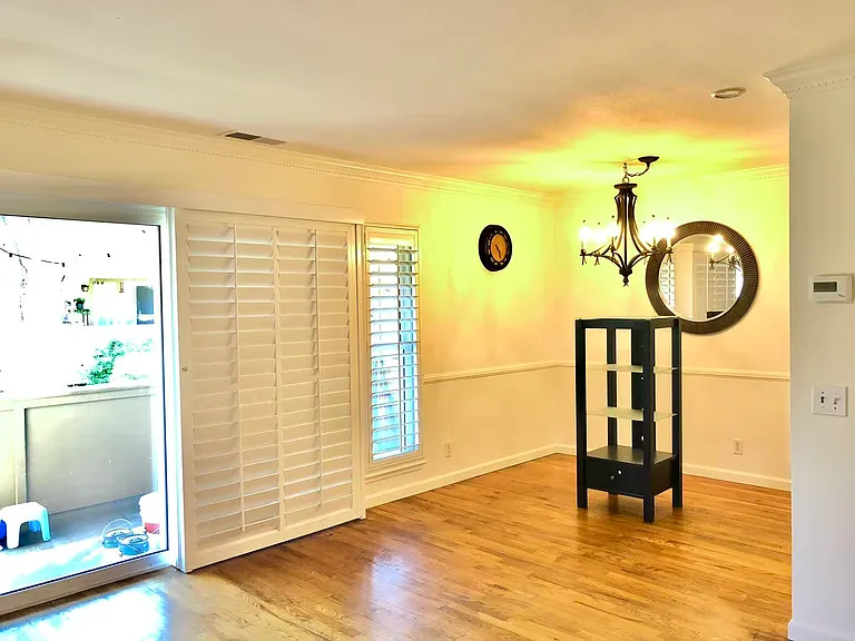 2458 W Bayshore Rd #7 — Photo 2