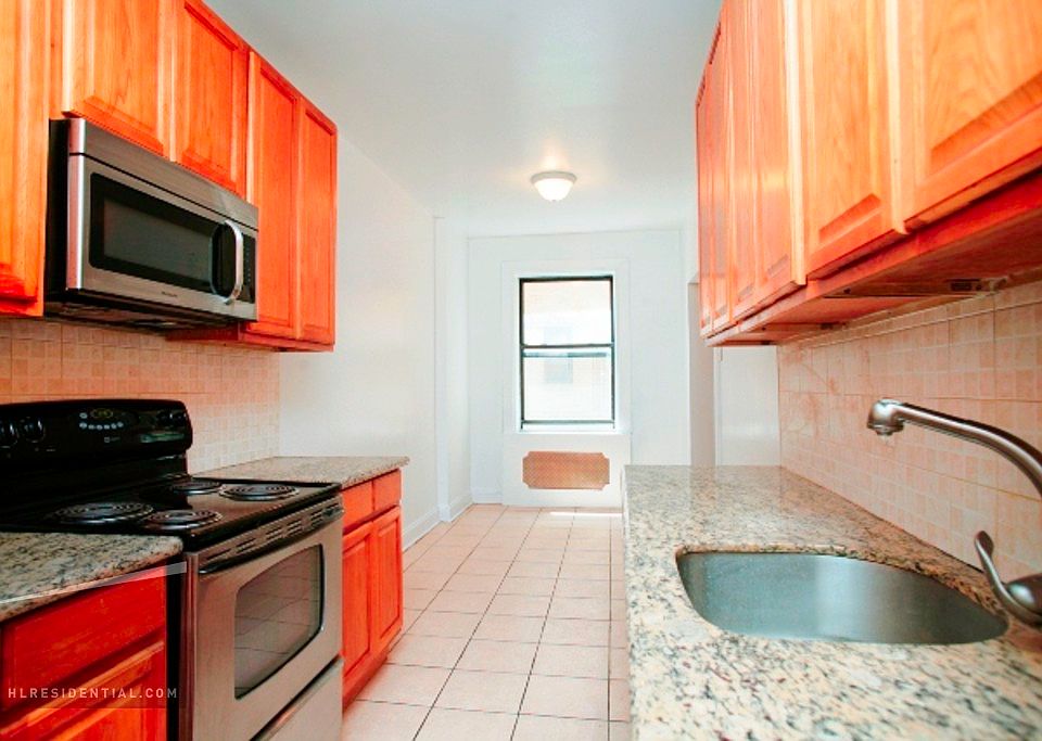 1st image of 1035 Washington Ave APT 3M