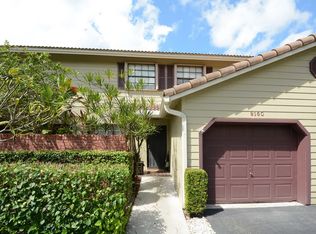 9160 Vineyard Lake Dr, Plantation, FL 33324
