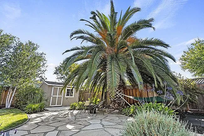 380 Wilton Ave — Photo 40