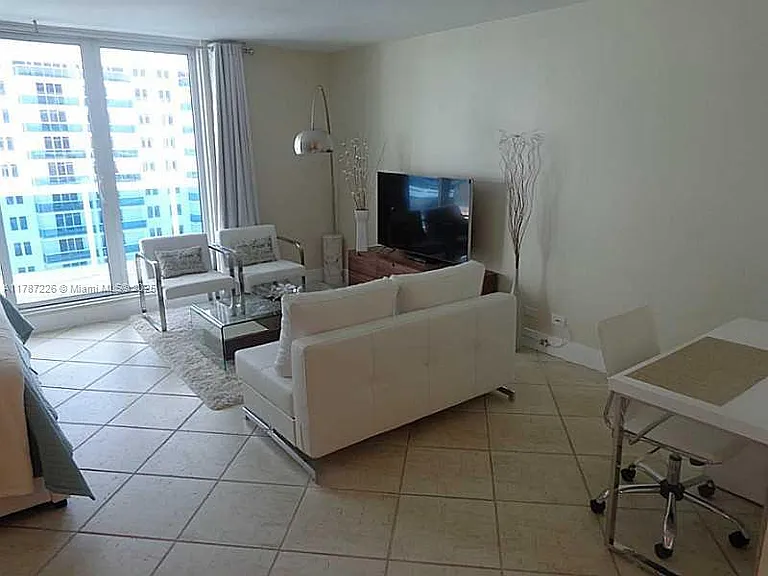 2301 Collins Ave #1221 — Photo 18