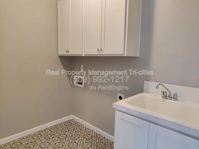 8304 Gardner St — Photo 21