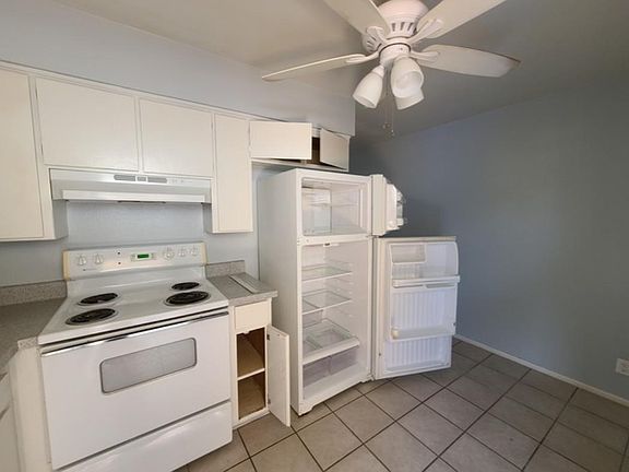 3rd image of 814 E 4th Pl APT C