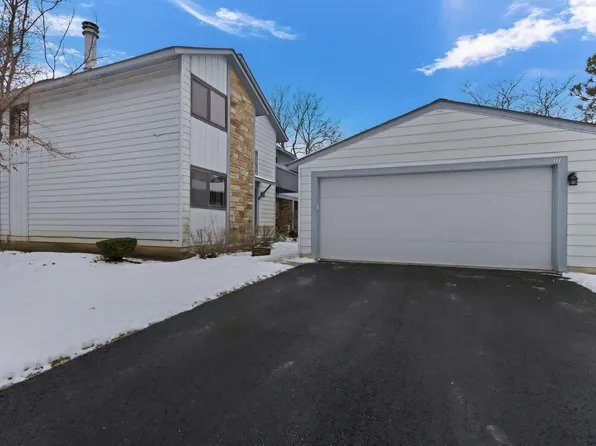 111 Windsor Dr, Vernon Hills, IL 60061