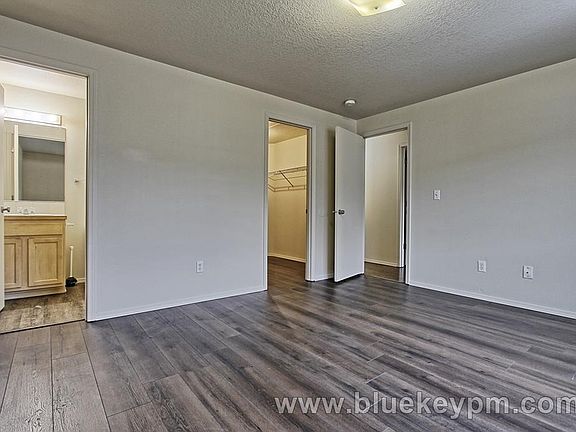 5th image of 8603 NE 25th Cir
