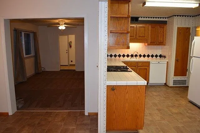 1718 Linton Ave — Photo 21
