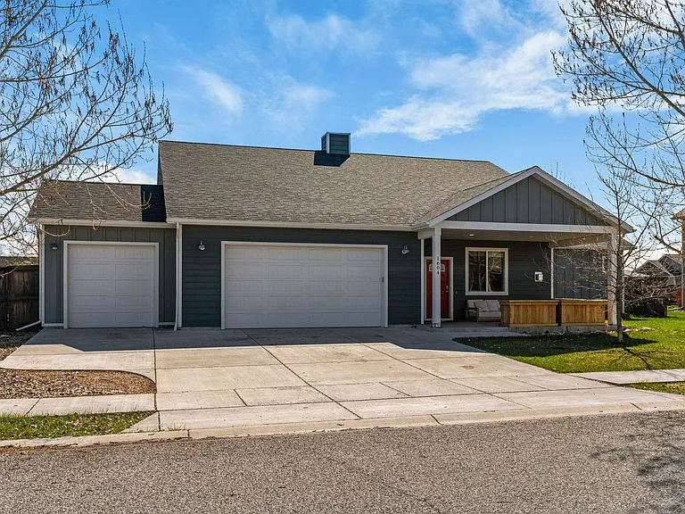1604 Drummond Blvd — Photo 1
