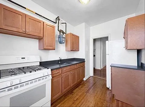 4 bed, 225 sqft, $1,000 — Photo 4