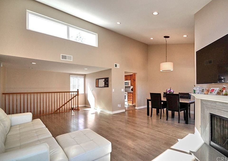 1st image of 1106 Cleghorn Dr Unit F