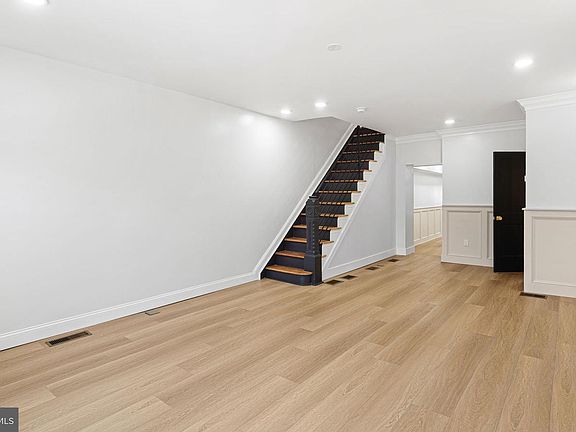 5th image of 2026 E Cumberland St