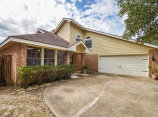 9823 Stableway Dr, Houston, TX 77065