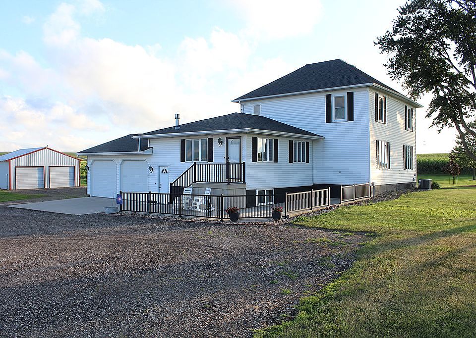 1st image of 25692 Hill Valley Ln