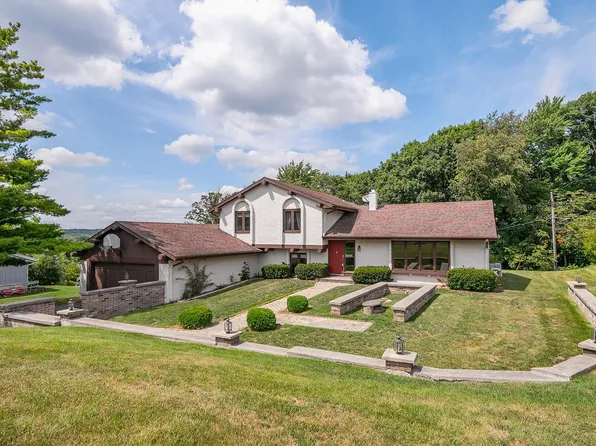 18750 West Lookout LANE, New Berlin, WI 53146