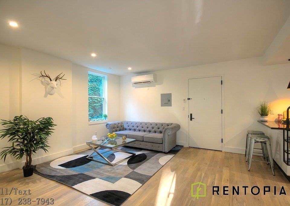 1st image of 10 Lexington Ave APT 1M