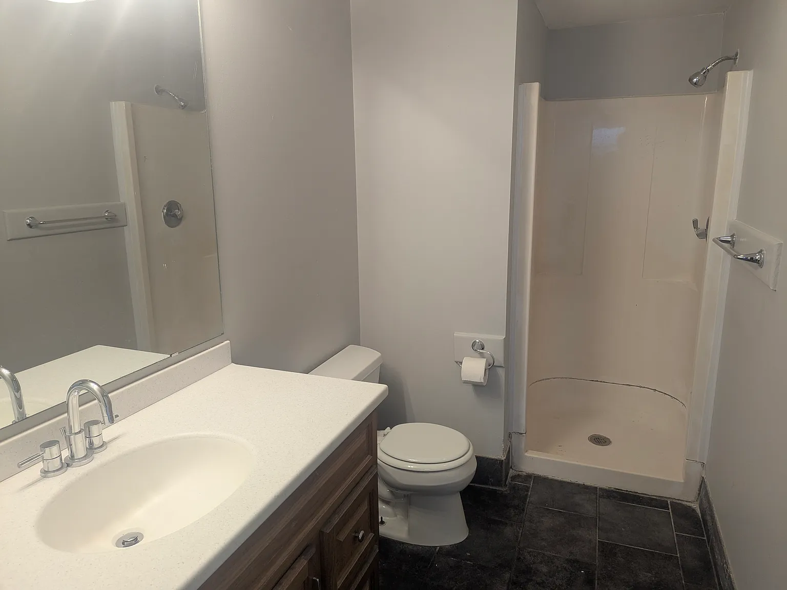 216 Charles Ave — Photo 4