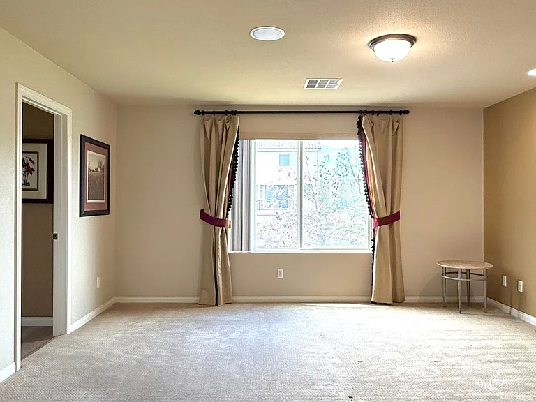 6825 Philharmonic Ave — Photo 22