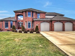 521 W Corning Ave, Peotone, IL 60468