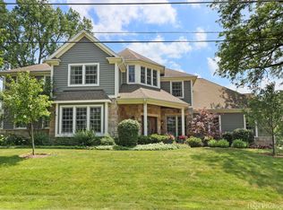 135 Tower Rd, Barrington, IL