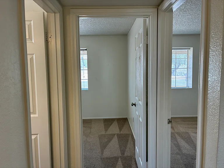5637 W Yucca St — Photo 14