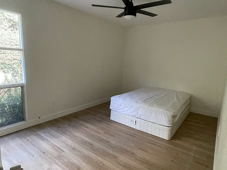 3225 Lloyd St — Photo 13