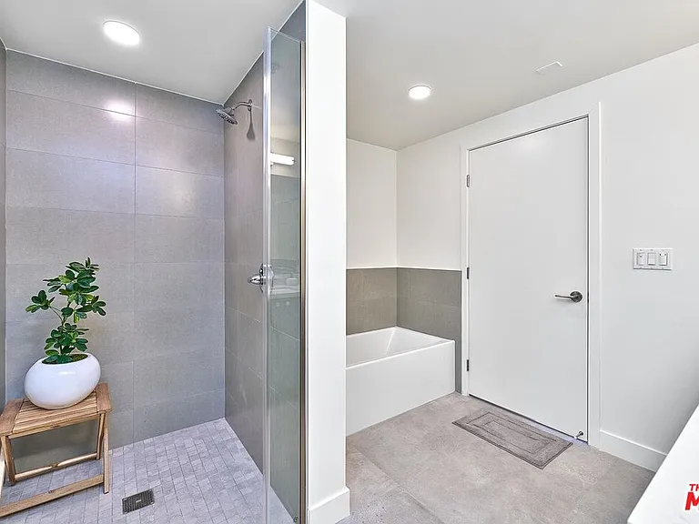 510 S Oxford Ave #310 — Photo 48