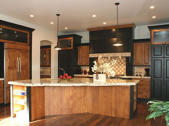 Gorgeous, Bright Kitchen Open to Great Room.  Perfect for Entertaining!