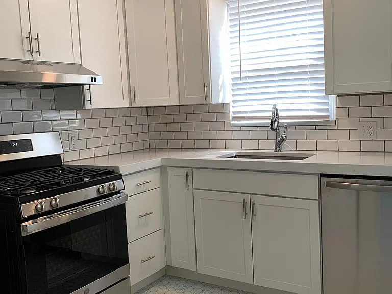 2175 S Lafayette St — Photo 4