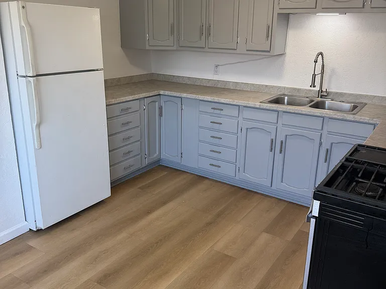 839 Apache Ave NW — Photo 1