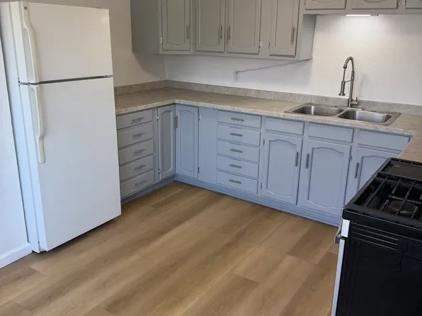 839 Apache Ave NW, Albuquerque, NM 87102