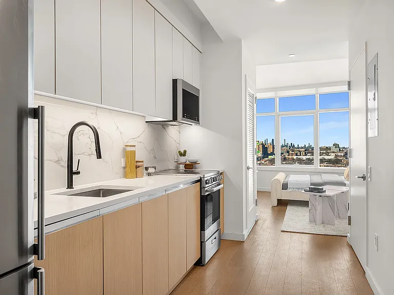 123 Linden Blvd #H12M — Photo 3