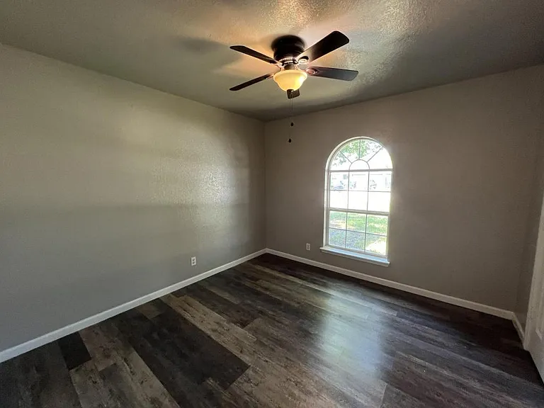 3607 Crescent Dr — Photo 25