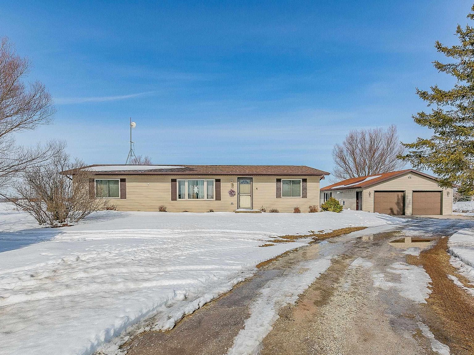 5341 Finger Rd, Green Bay, WI 54311 | Zillow