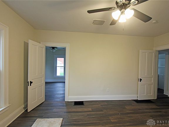 3rd image of 521 Ann St