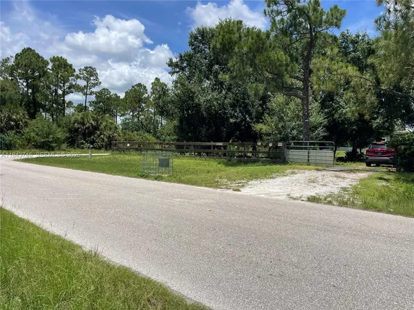 551 Avenue Del Sur, Clewiston, FL 33440