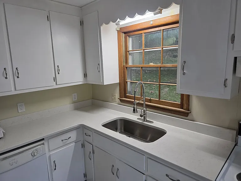 126 Sycamore Dr #126 — Photo 9