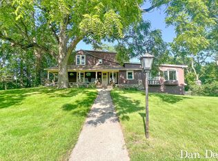 5565 Ada Dr SE, Ada, MI 49301