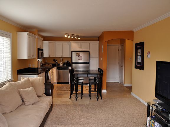 3rd image of 85 E 4th Ave #4