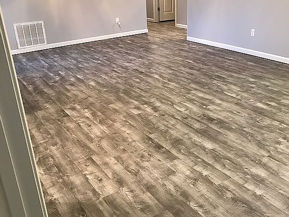 Living room View 1 Empty