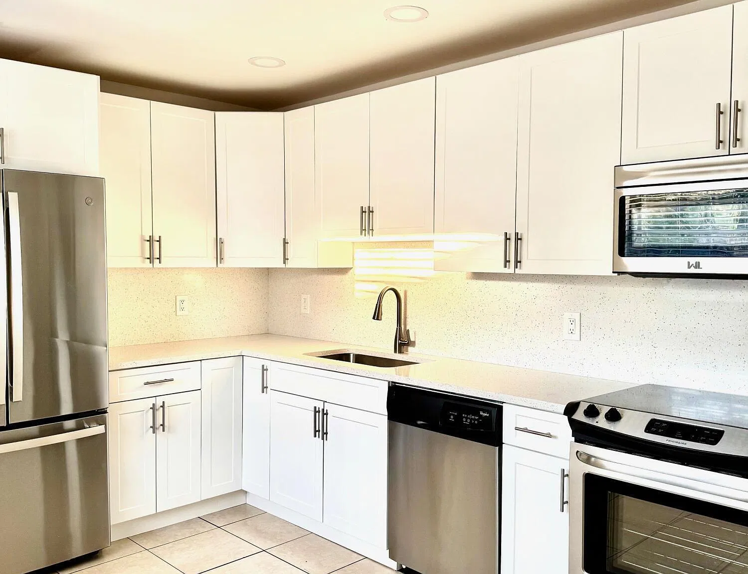 2 bed, 1.0 bath, 1767 sqft, $2,100 — Photo 1