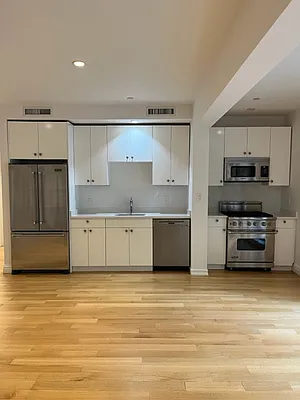 Rented by Compass | media 39